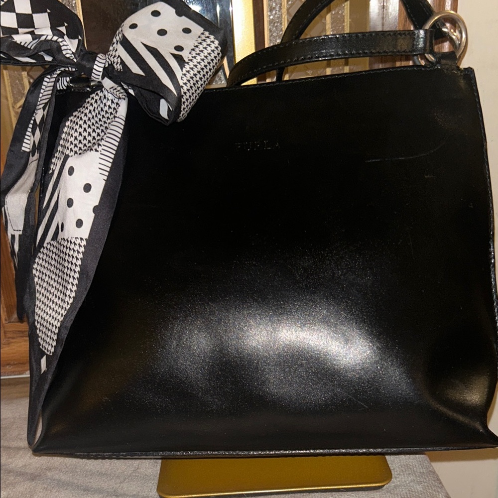 Furla Vintage Black Leather Bag - Picture 2 of 16